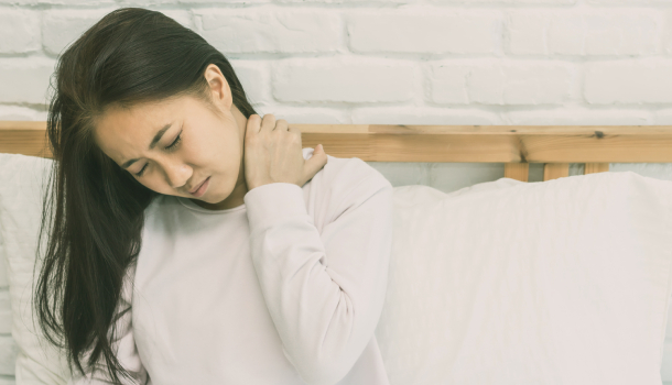 懶人運動》家事做多了肩頸痠痛？脊椎保健達人教你輕鬆2招紓解痠痛