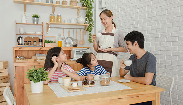 少量多餐傷害腸胃，醫師：睡前3小時不吃，減輕胃負擔
