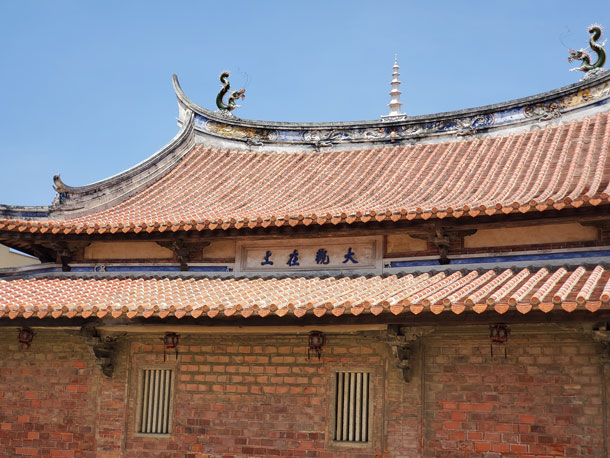 鹿港龍山寺大觀在上